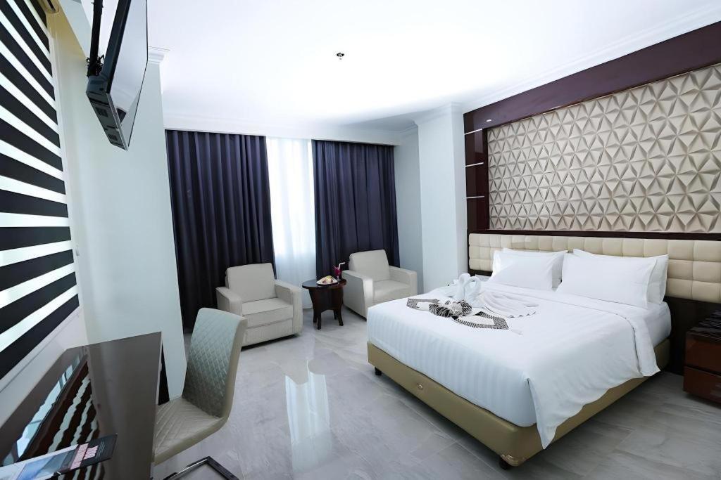 Sindoro Hotel Cilacap By Conary Exterior foto